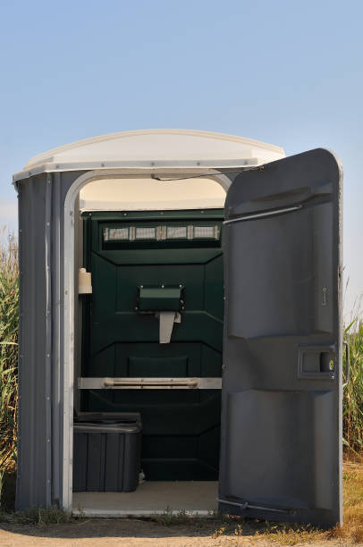 Portable bathroom rental in Como, MS